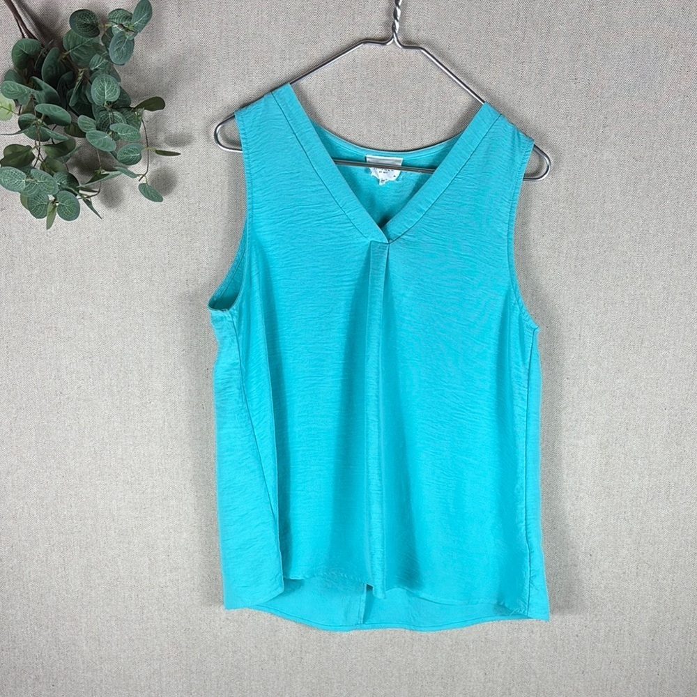 Andree by Unit > Blue Sleeveless V Neck Blouse Medium